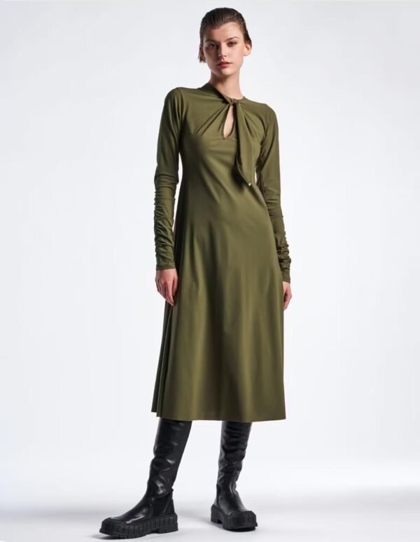 Vestido midi en verde de HIGH