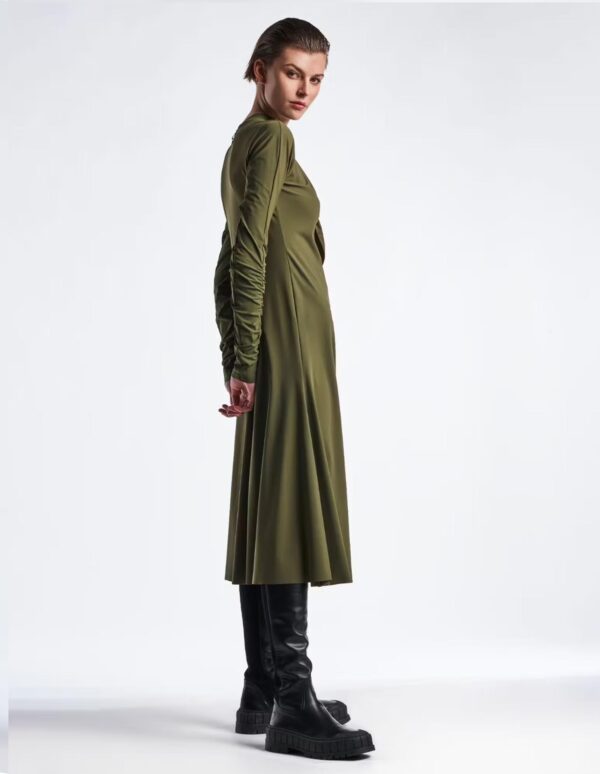 Vestido midi en verde de HIGH - Imagen 2