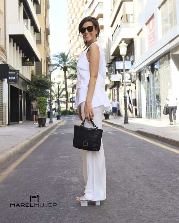 Chaleco en blanco - Imagen 3