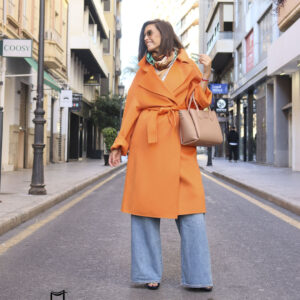 Abrigo largo de lana en color Naranja
