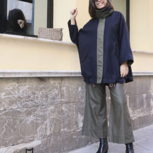 Abrigo corto oversize de lana