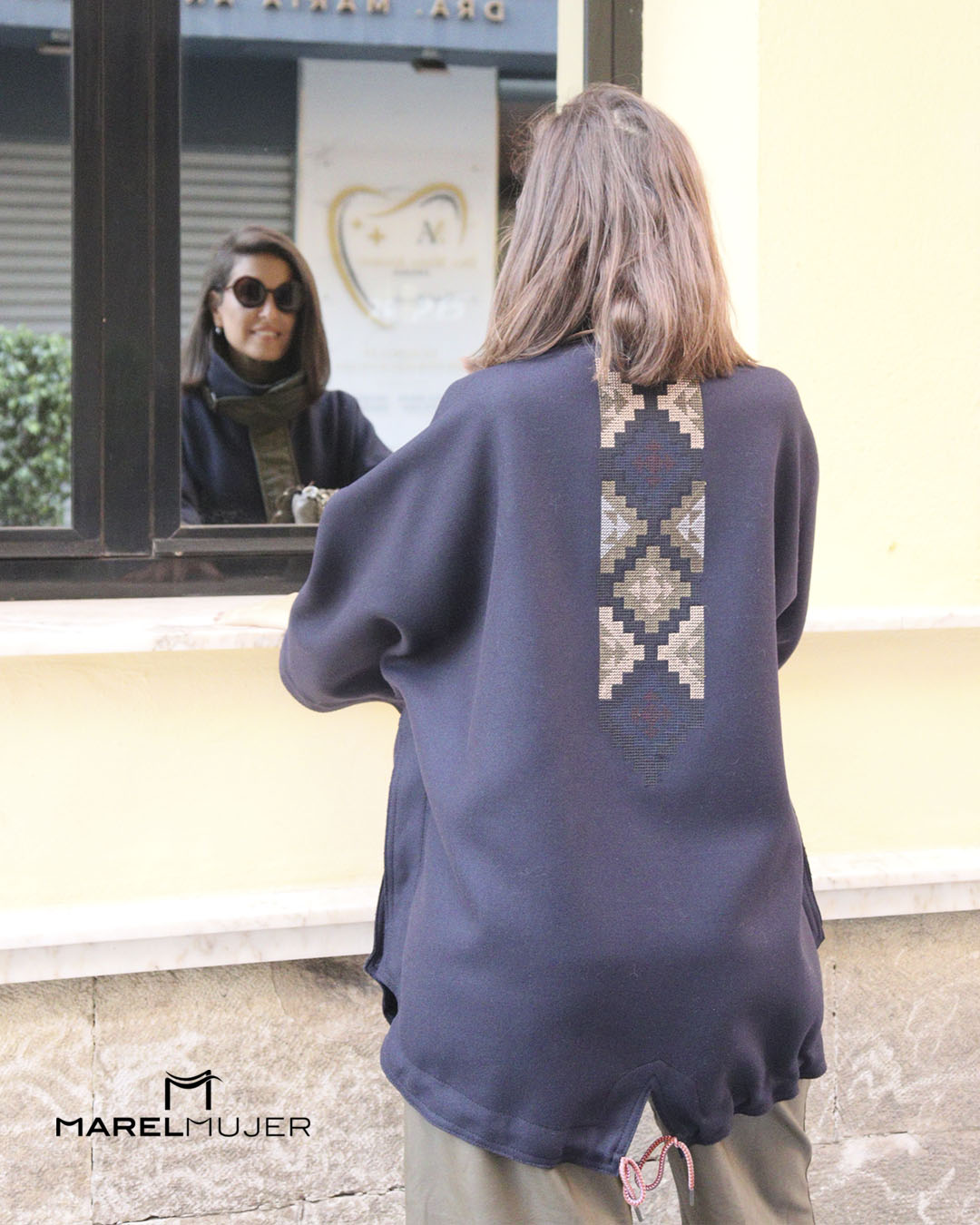 Abrigo largo de chenilla en tonos marrones - Imagen 3