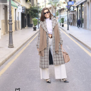 Abrigo largo de chenilla en tonos marrones