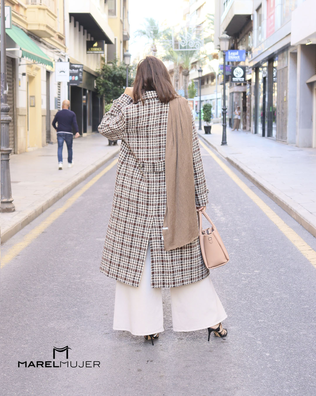 Abrigo largo de chenilla en tonos marrones - Imagen 6