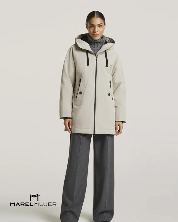 Parka corta en tonos tierra