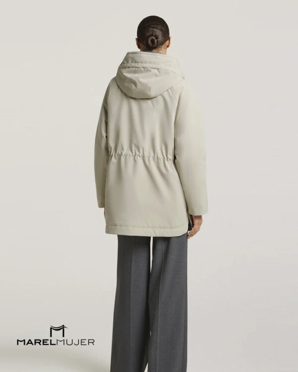 Parka corta en tonos tierra - Imagen 3