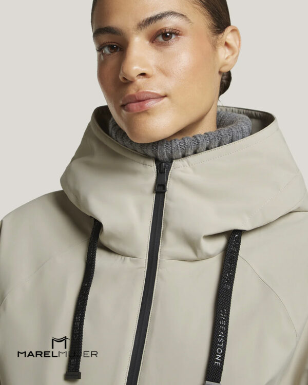 Parka corta en tonos tierra - Imagen 4