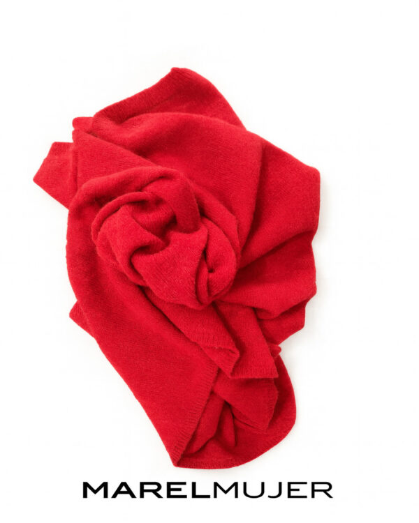 Jersey cuello pico en color cereza de cashmere - Imagen 3