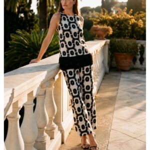 Top estampado con acabados de flecos